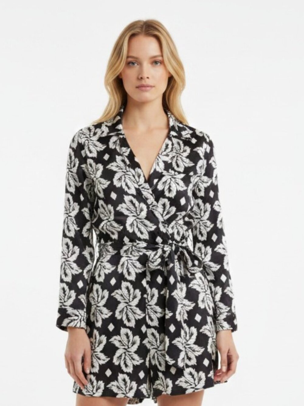 Diane Von Furstenberg DVF 100% Silk Wrap Romper Black White Floral Size 12